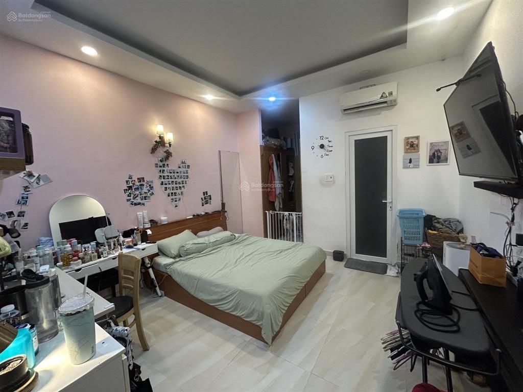 Gần bv hồng đứcnhà hẻm 1/sát mặt tiềnmới ở ngay87m24tầng4pnthống nhất p11 gvchỉ 7tỷ tl