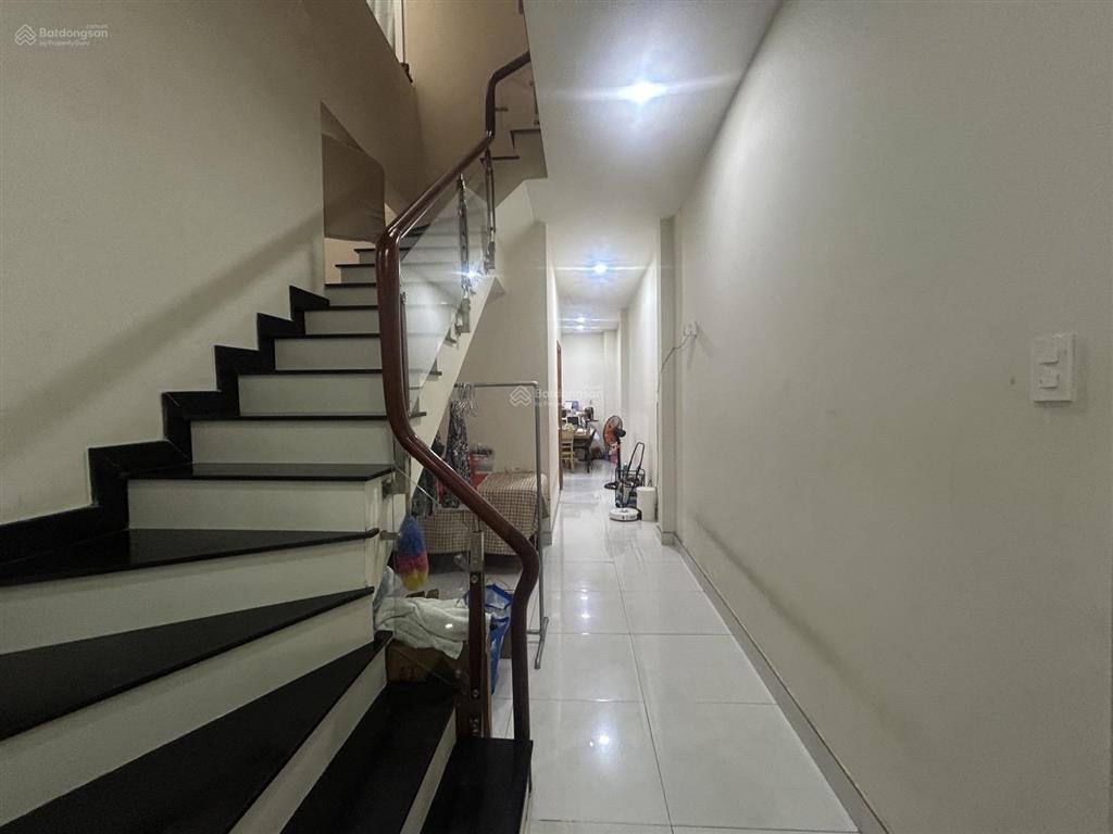 Gần bv hồng đứcnhà hẻm 1/sát mặt tiềnmới ở ngay87m24tầng4pnthống nhất p11 gvchỉ 7tỷ tl