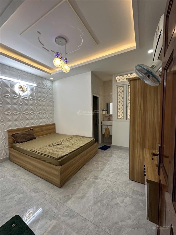 Hẻm xe hơi thông vào nhà đẹp ở ngay 60m2, 5 tầng  5pn  phan huy ích p12 gò vấp chỉ 8 tỷ 3 tl