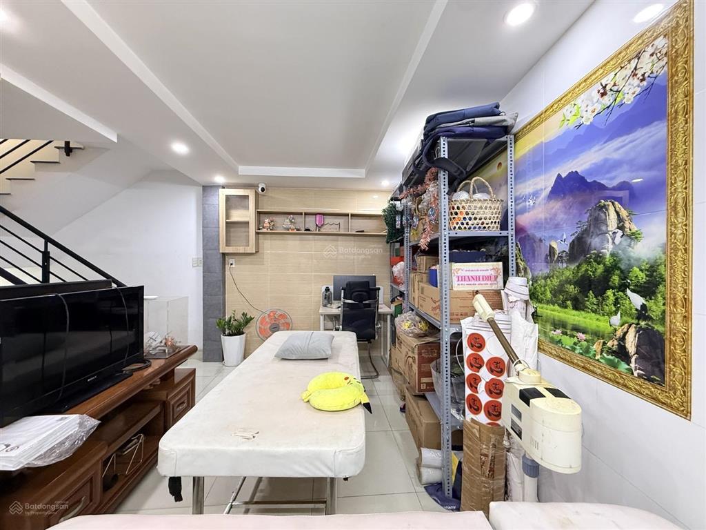 Gần sân bayhxh thông70m25 lầu4pnnhà vào ở ngay tặng nội thấtcống lở p15 tbgiảm còn 8,4tỷ tl