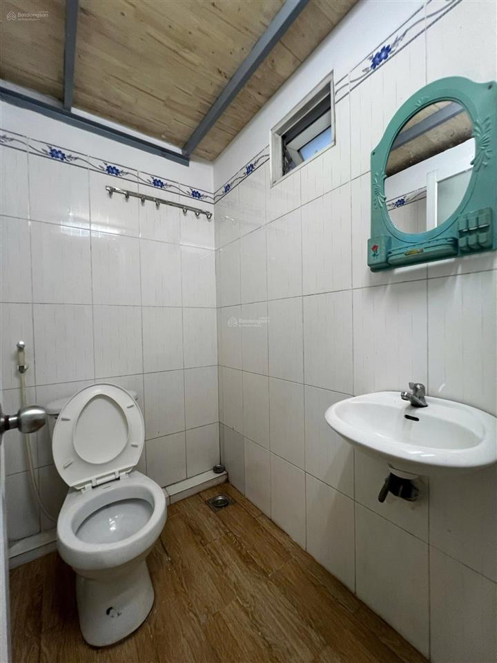 Phòng gác lửng rộng rãi gác cao ở 34 bạn 5 phút ra đh tôn đức thắng