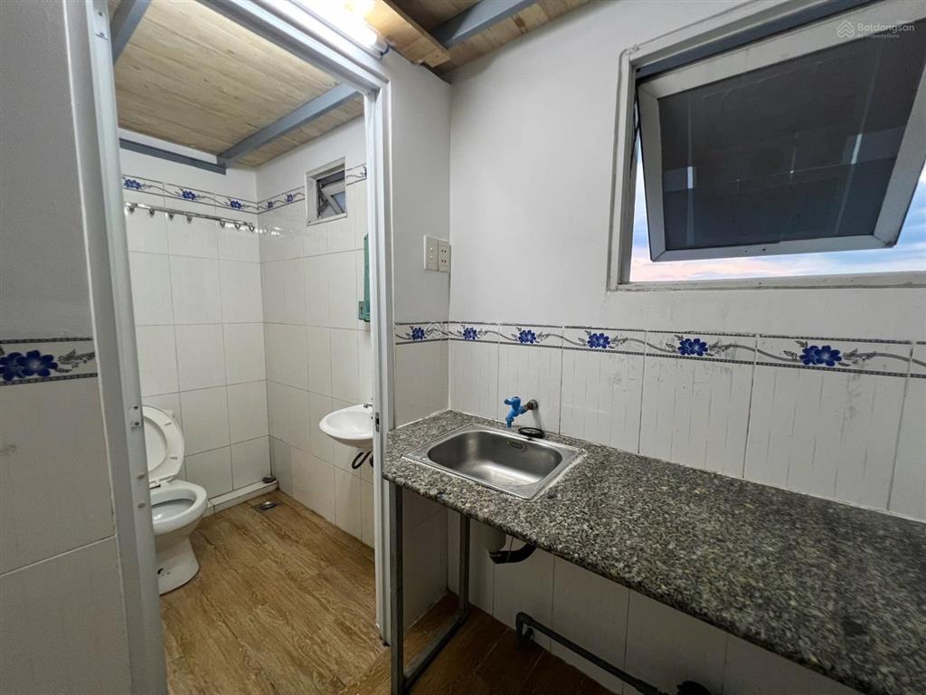 Phòng gác lửng rộng rãi gác cao ở 34 bạn 5 phút ra đh tôn đức thắng