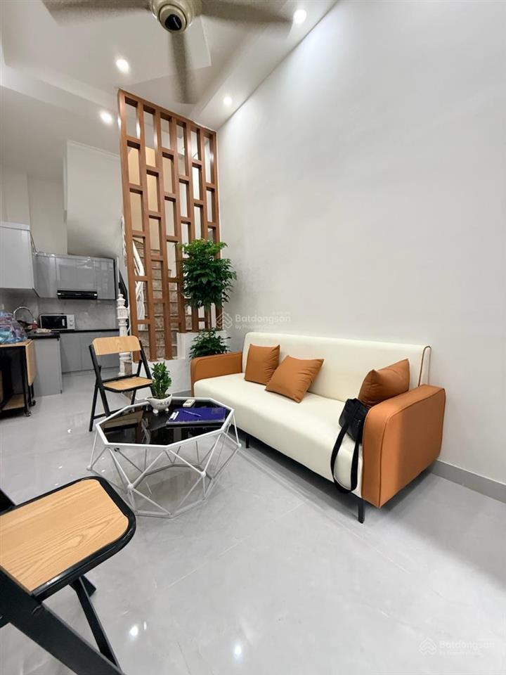 Hiếm! cự lộc, nhà đẹp mới, lô góc 2 mặt ngõ, 25m ra ô tô, full nội thất, 4t, 3pn, giá 6,3tỷ