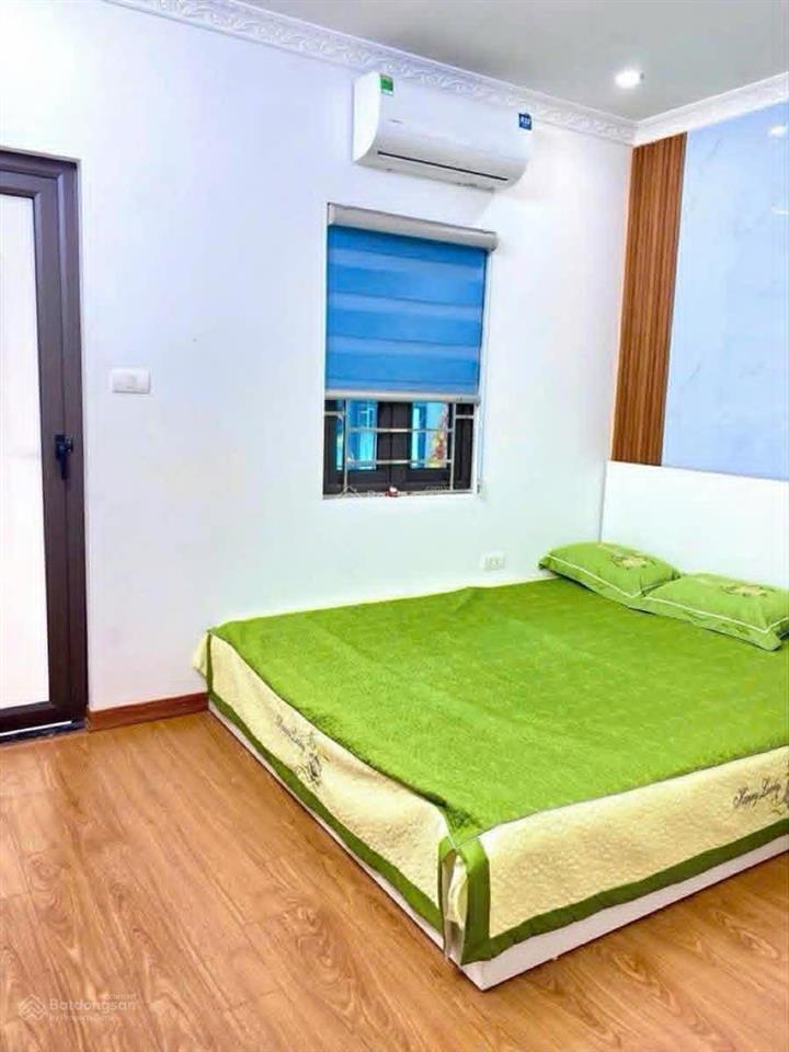 Bán gấp nhà khương trung, dân xây, 3 thoáng, sát ô tô, 30m ra mặt phố, 30m2*4t, ở luôn