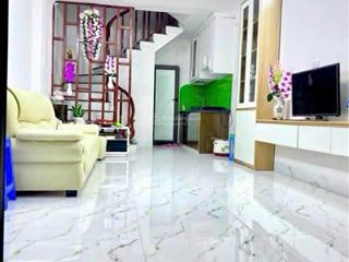 Bán gấp nhà khương trung, dân xây, 3 thoáng, sát ô tô, 30m ra mặt phố, 30m2*4t, ở luôn