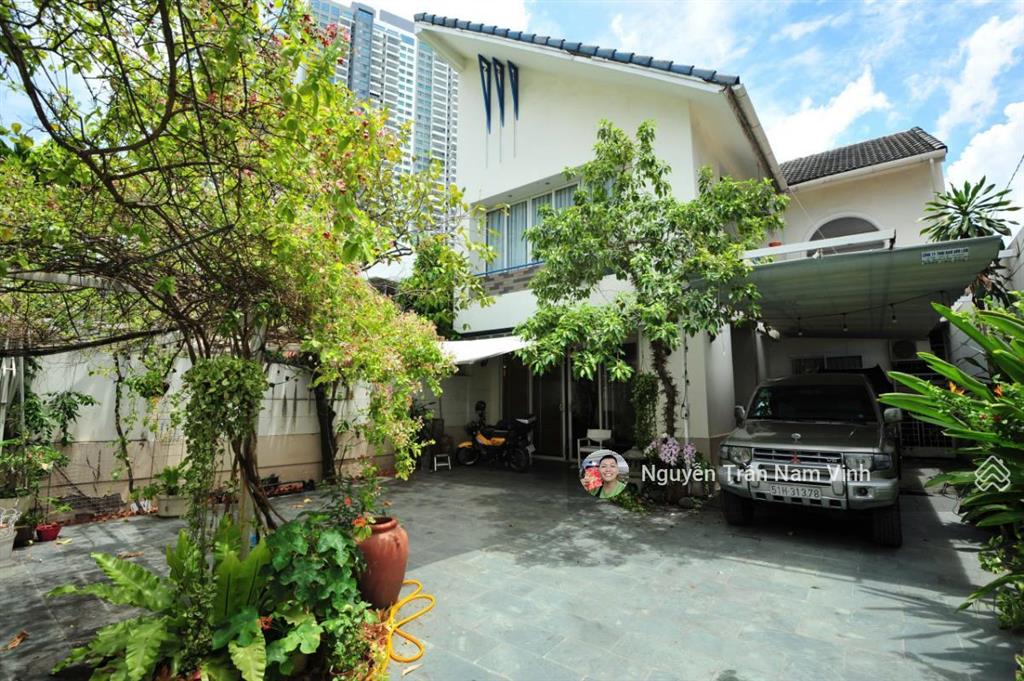 Bán nhà vườn phú mỹ hưng quận 7 ngang 10m dài 26,5m tổng 265m2 sẵn nhà kèm ô tô quay đầu trong sân