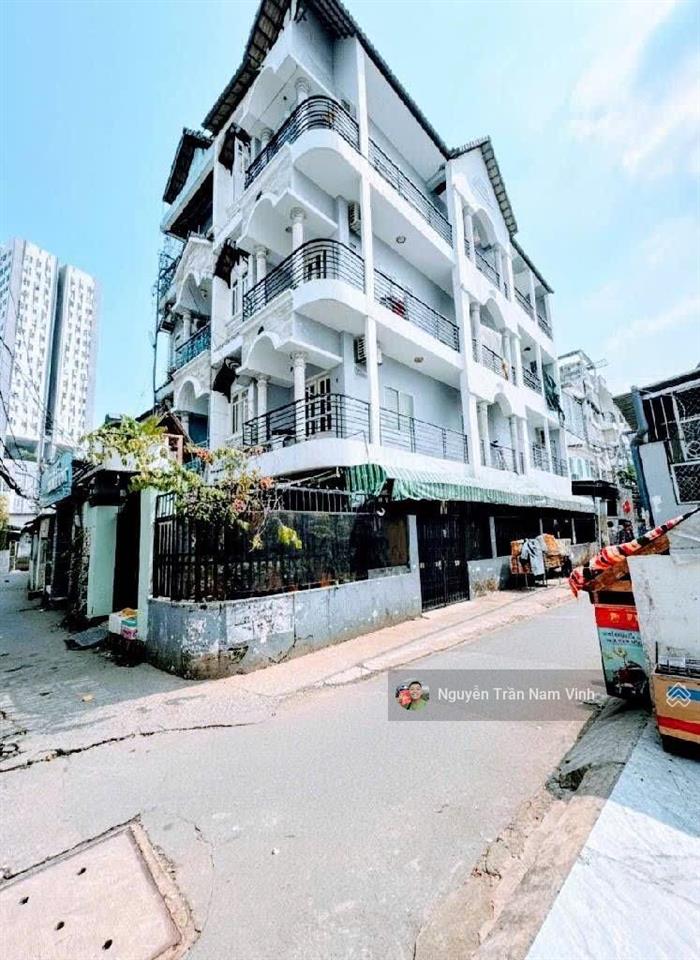 Bán nhà quận 7 căn góc 2 mt cạnh phú mỹ hưng, 104m2 ngang 5.5m, 4 tầng 7 phòng, chỉ 8.5 tỷ thương l