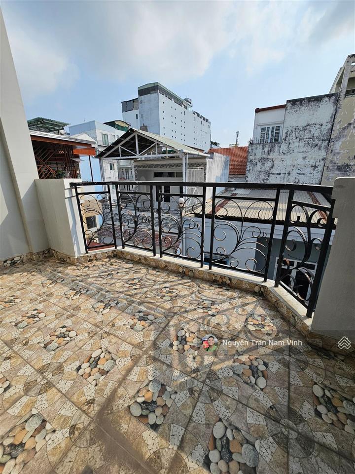 Bán nhà có sân đỗ ô tô lâm văn bền quận 7 cạnh lotte ngang 4m dài 17m nở hậu 4 tầng 5 phòng 8,6 tỷ