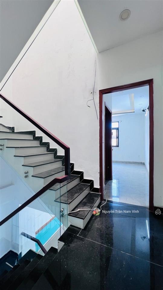 Bán nhà bùi văn ba ô tô đỗ khu chế xuất tân thuận nhà 3 tầng 4 phòng ngang 4,1m dài 17m chỉ 7,9 tỷ
