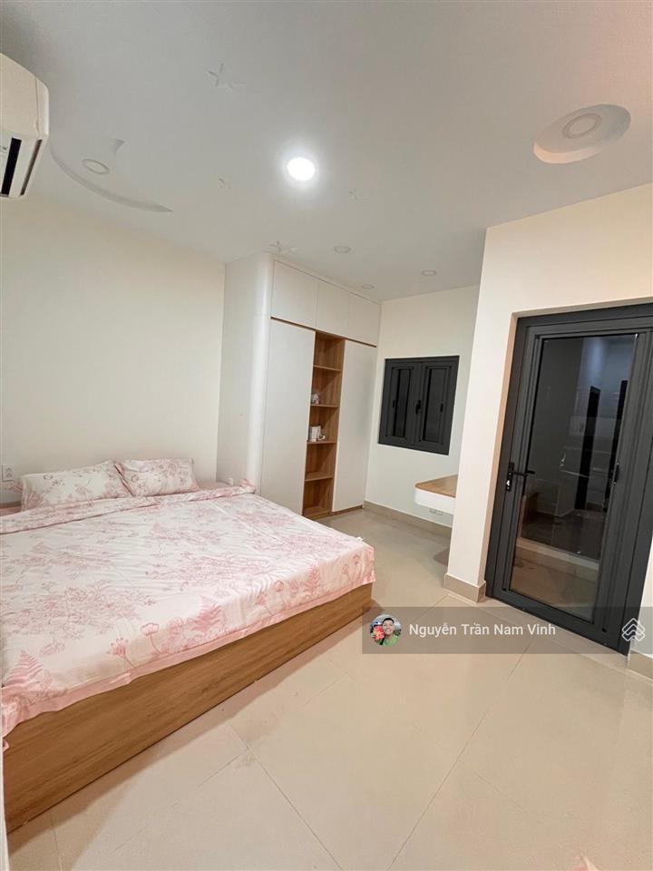 Bán nhà mặt tiền lý phục man cạnh phú mỹ hưng ngan 4.5m x 13m nhà 4 tầng 5 phòng chỉ 10.5 tỷ tl tốt
