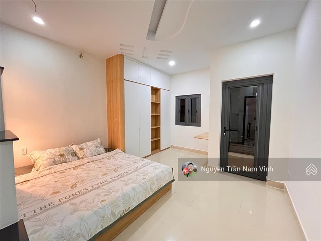 Bán nhà mặt tiền lý phục man cạnh phú mỹ hưng ngan 4.5m x 13m nhà 4 tầng 5 phòng chỉ 10.5 tỷ tl tốt