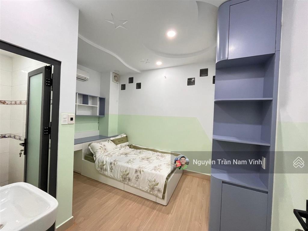 Bán nhà mặt tiền lý phục man cạnh phú mỹ hưng ngan 4.5m x 13m nhà 4 tầng 5 phòng chỉ 10.5 tỷ tl tốt