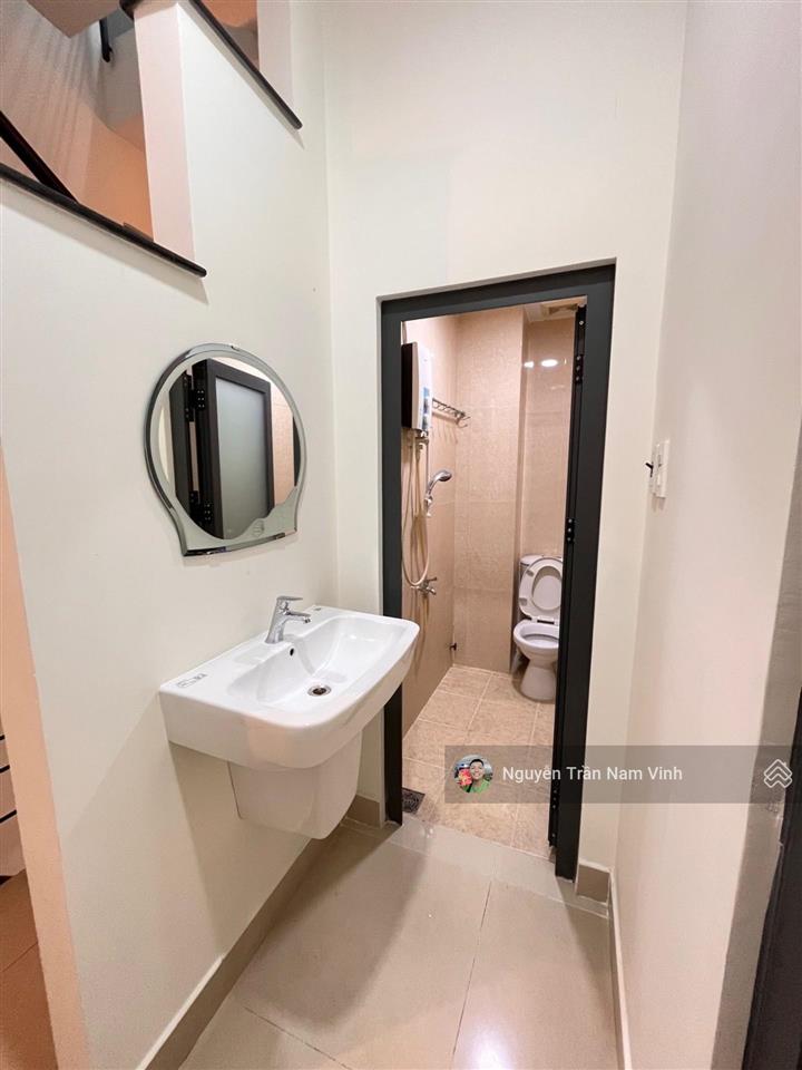 Bán nhà mặt tiền lý phục man cạnh phú mỹ hưng ngan 4.5m x 13m nhà 4 tầng 5 phòng chỉ 10.5 tỷ tl tốt