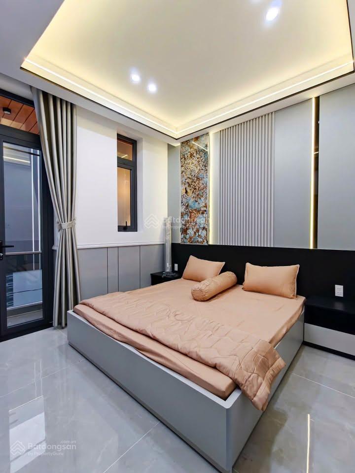 Bán nhà đường bùi văn ba cạnh phú mỹ hưng ngang 4m dài 12m 48m2 đủ nhà 2 tầng 3 phòng chỉ 4.5 tỷ tl