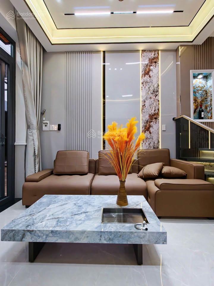 Bán nhà đường bùi văn ba cạnh phú mỹ hưng ngang 4m dài 12m 48m2 đủ nhà 2 tầng 3 phòng chỉ 4.5 tỷ tl