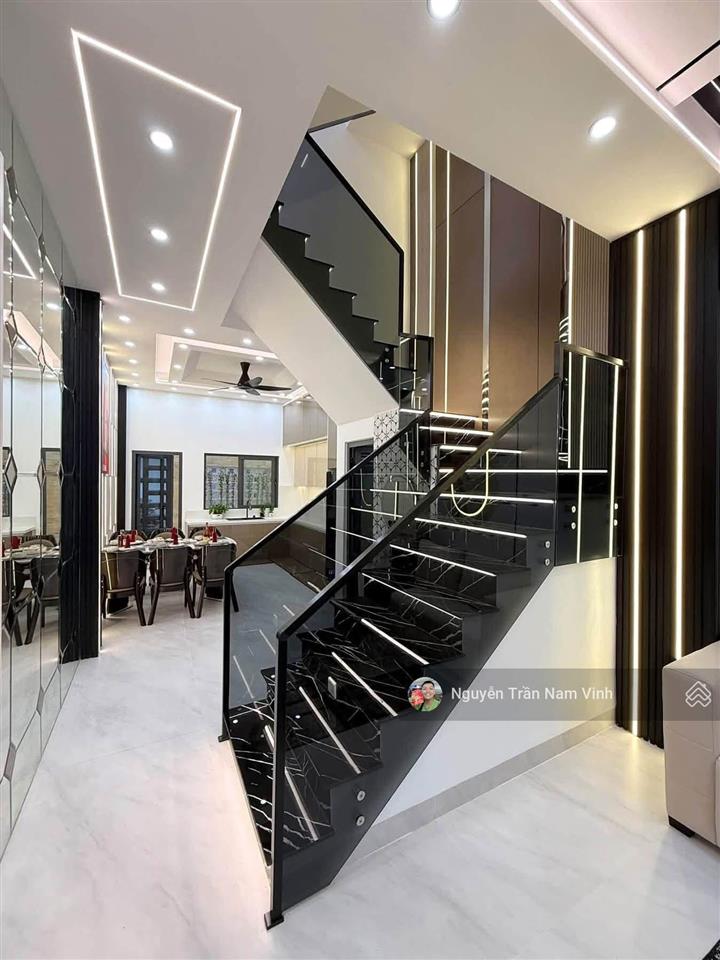 Bán nhà hẻm xe hơi nguyễn thị thập, lô góc 4m x 15m. hiếm trong tầm giá 6 tỷ hơn