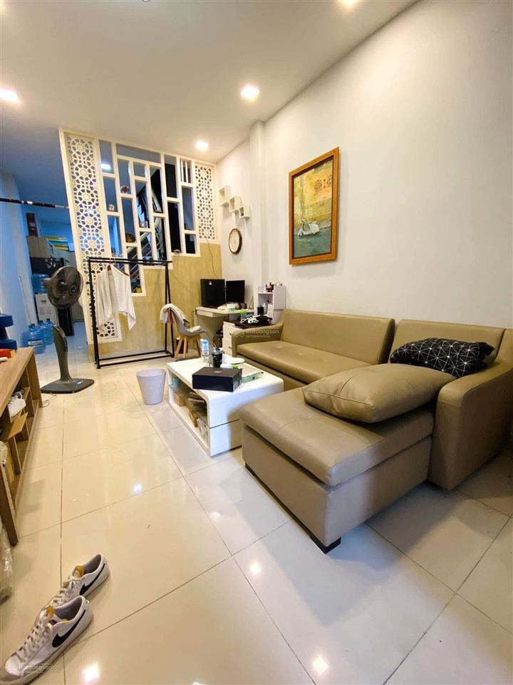 Bán nhà 2 tầng btct  ngay chợ  đường xe tải  chỉ cách đặng thúc vịnh vài bước chân