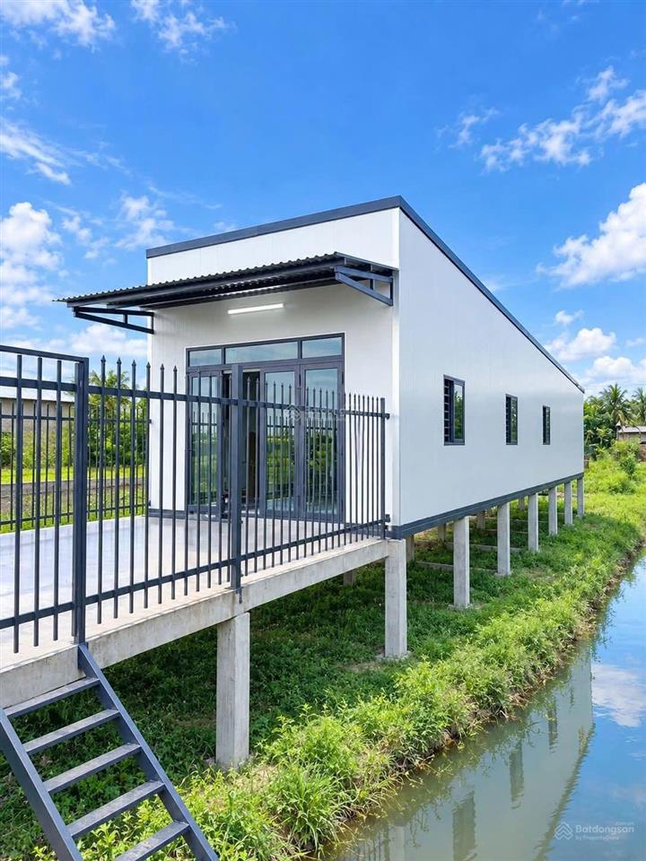 Bán đất,mặt tiền 19m  gần 1.000m  phù hợp làm nhà, xưởng ,đường xe tải  ngay chợ ,giá rẻ