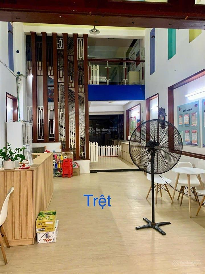 Bán nhà  chỉ 120tr/m2 sở hữu gần 200m2 mặt tiền đường p11 gò vấp  4 tầng  dòng tiền 720tr/năm