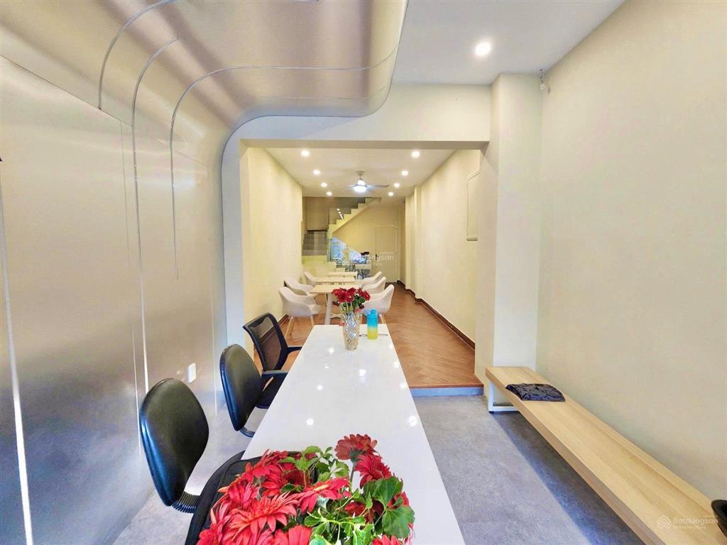 Bán tòa nhà vp mặt tiền đinh tiên hoàng q1  63m²  4 tầng  dòng tiền 720tr/năm  nhỉnh 18 tỷ