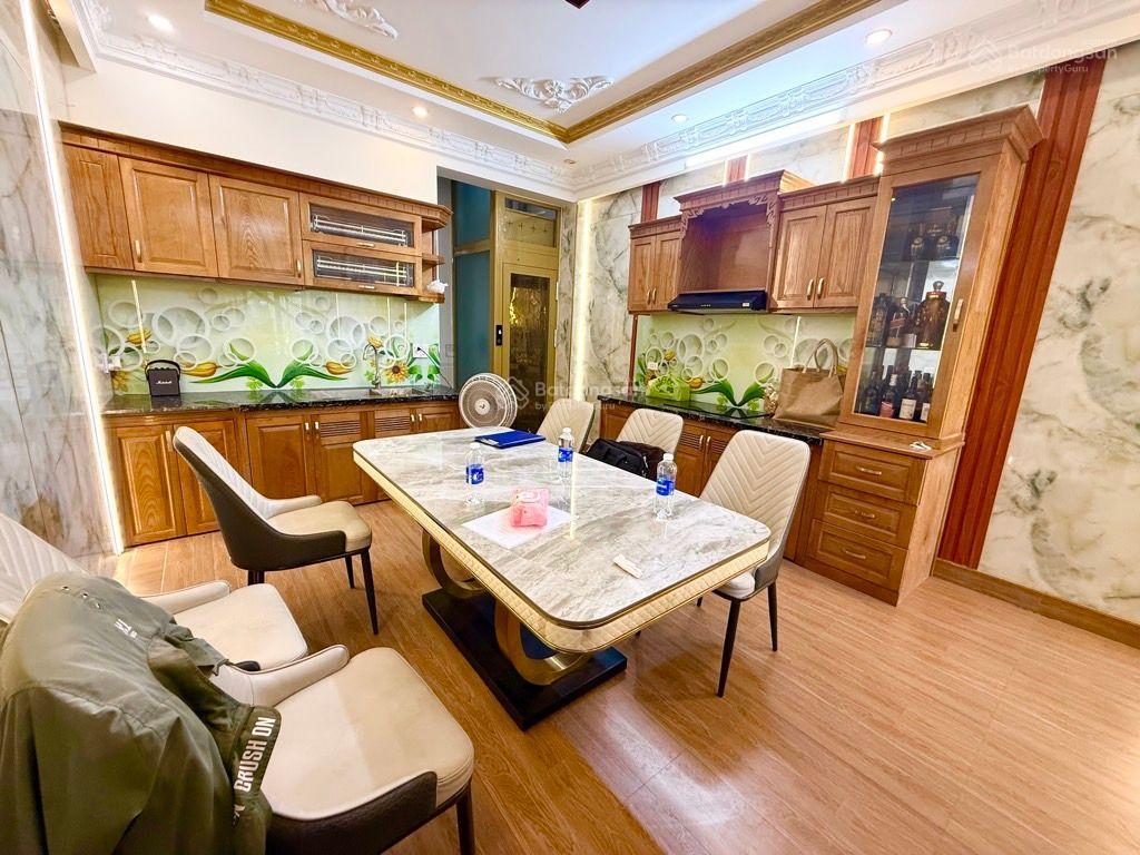 Siêu hiếm  chỉ hơn 6 tỷ  có thang máy  5 tầng mới xây  60m2 (4x15)  full nội thất 12m
