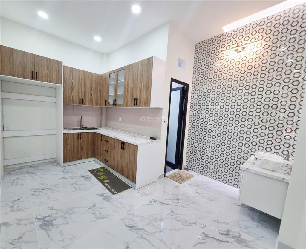 Nhà 2 tầng 77m2 huỳnh thị hai, đường xe hơi đổ cửa nhỉnh 3 tỷ hơn, thoáng mát