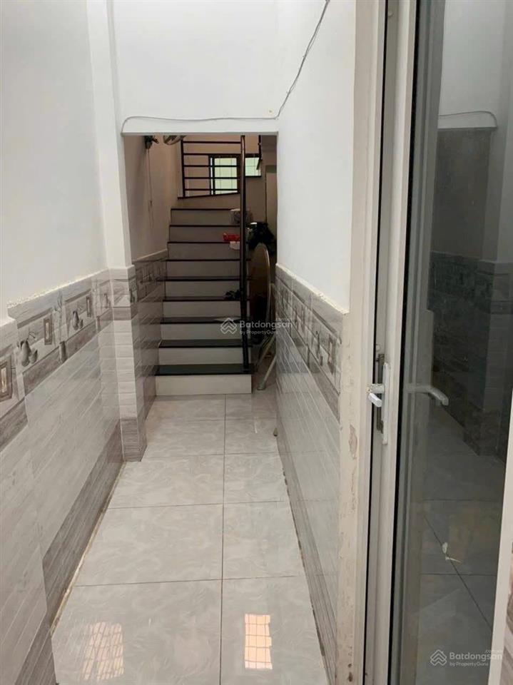 Nhà 44m2, 1 trệt 1 lầu kiên cố sạch sẽ, 3pn, 2wc, pk, bếp. gần phạm văn đồng thủ đức cao ráo