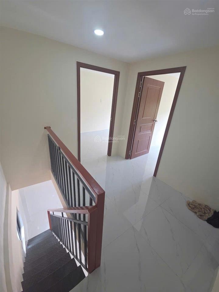 Chỉ 2,6 tỷ nhà 2 tầng, 2 phòng ngủ sổ hồng trao tay sát phạm văn đồng