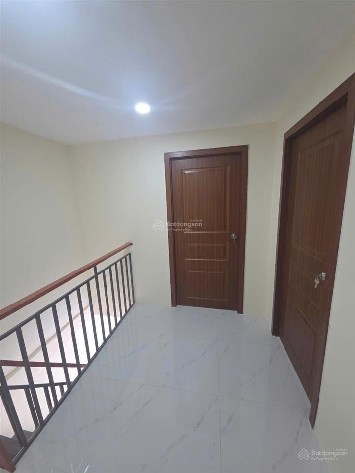 Chỉ 2,6 tỷ nhà 2 tầng, 2 phòng ngủ sổ hồng trao tay sát phạm văn đồng