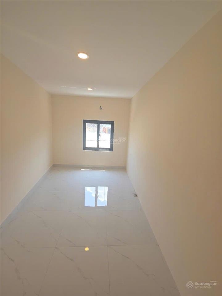 Chỉ 2,6 tỷ nhà 2 tầng, 2 phòng ngủ sổ hồng trao tay sát phạm văn đồng