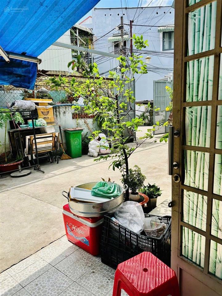 Nhà giá 3,3 tỷ, 3 phòng ngủ ngay trung tâm thủ đức