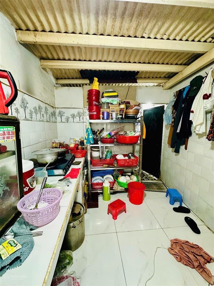 Nhà giá 3,3 tỷ, 3 phòng ngủ ngay trung tâm thủ đức