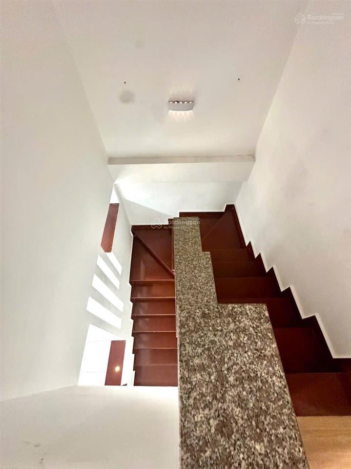 Giảm giá còn 5,3 tỷ nhà 2 tầng, hẻm xe hơi 5m cây keo, tô ngọc vân, thủ đức!