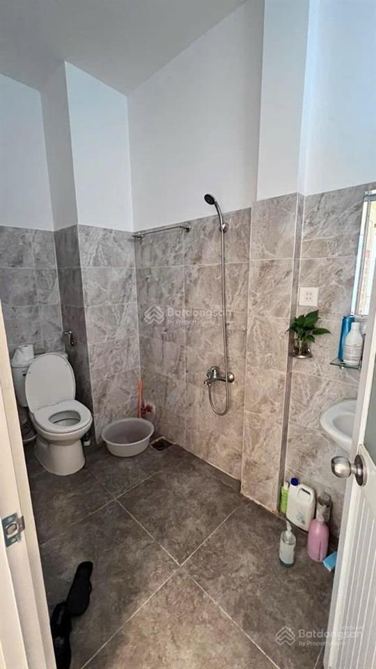 Bán gấp nhà riêng 3 tầng 4pn + 4wc, hoàng văn thụ, p.3, q.tân bình, 9,5 tỷ vnd, 73m2
