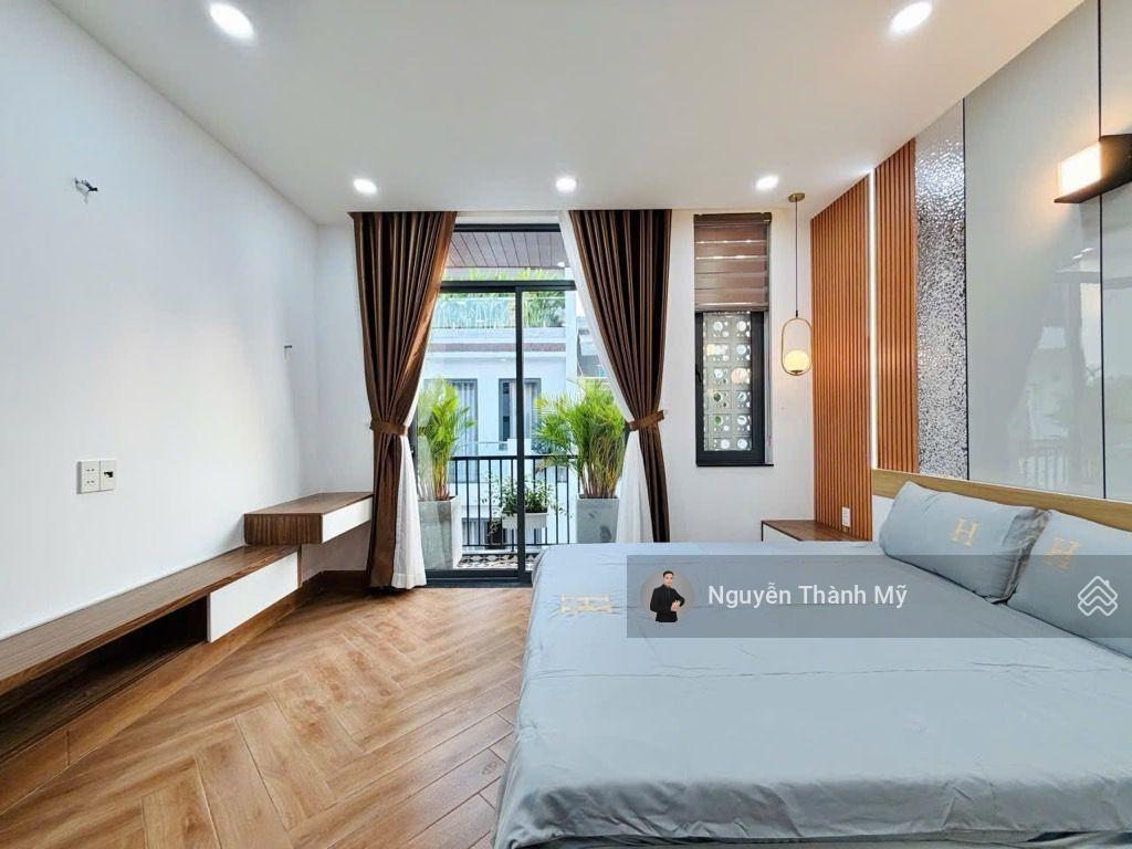 Công viên làng hoa  siêu phẩm 5 tầng  khu nhà lầu vip  chỉ nhỉnh 8 đồng