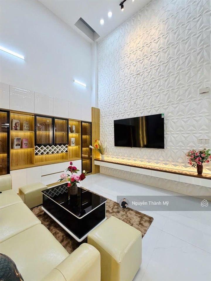 Công viên làng hoa  siêu phẩm 5 tầng  khu nhà lầu vip  chỉ nhỉnh 8 đồng