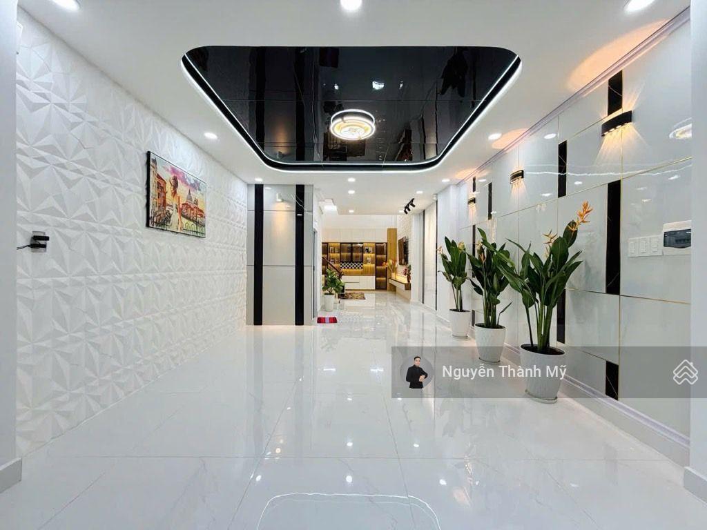 Công viên làng hoa  siêu phẩm 5 tầng  khu nhà lầu vip  chỉ nhỉnh 8 đồng