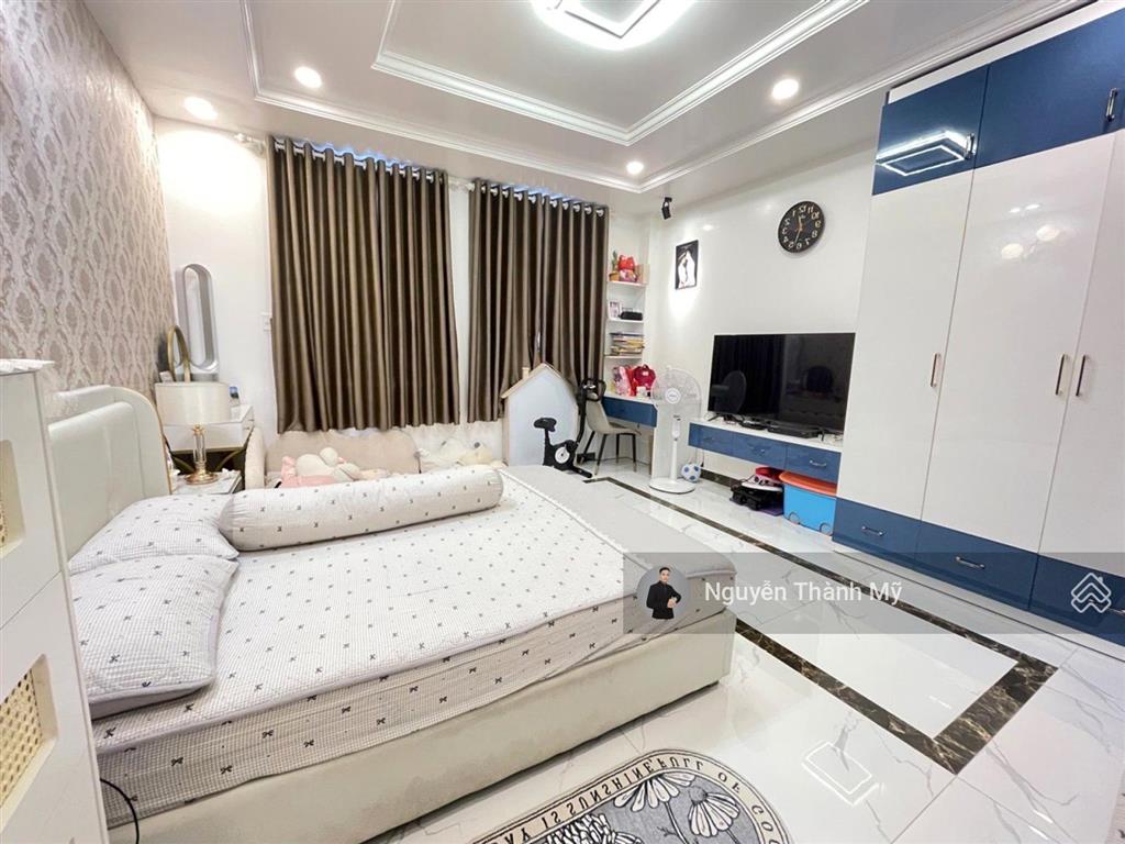 Giảm sâu 800tr! công viên làng hoa  hẻm xe hơi  5 tầng vip  chỉ 6,99 tỷ!