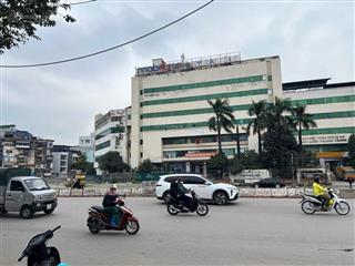 Tầng 1 ô tô đỗ cửa ga giáp bát, kinh doanh nhỏ chỉ nhỉnh 2 tỷ