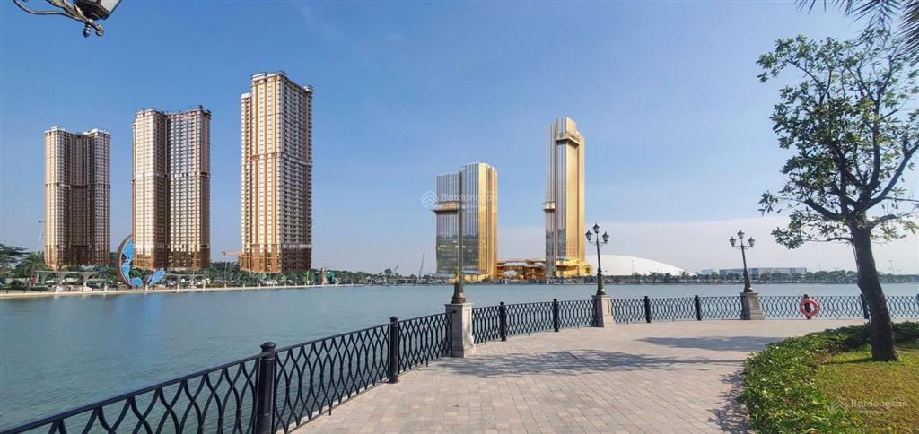 Bán căn 2pn góc toà y4 mik cổ loa trục 19