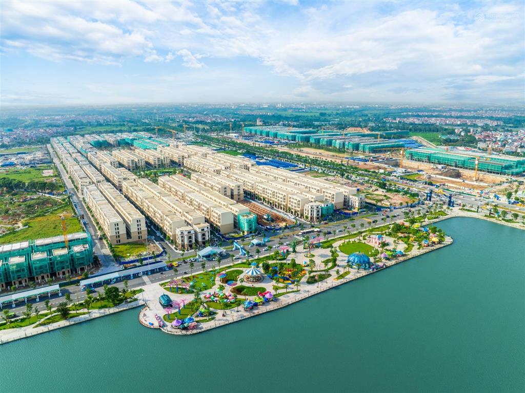 Cần bán nhanh xẻ khe tn6 90m hướng đb mt 6m