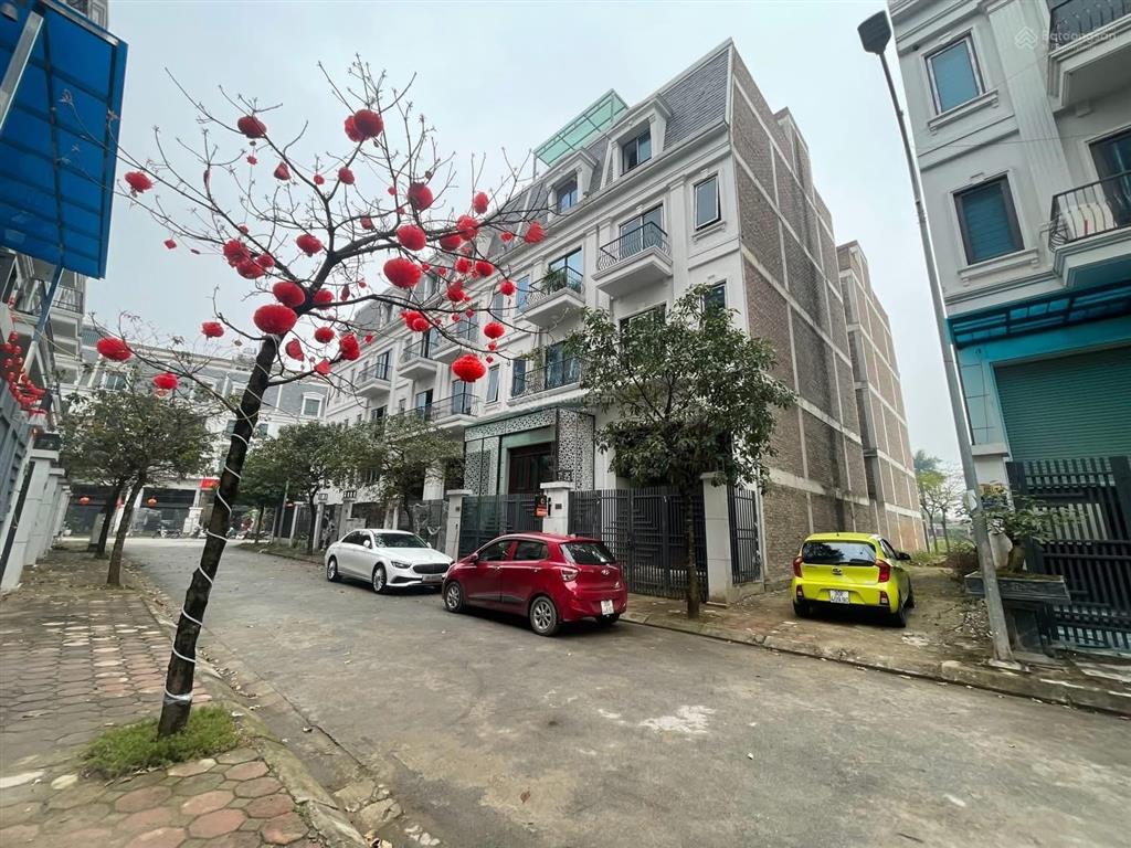 Bán nhanh 80m hướng bắc , xây sẵn nhà 4 tầng 1 tum 1 lửng có thiết kế thang máy