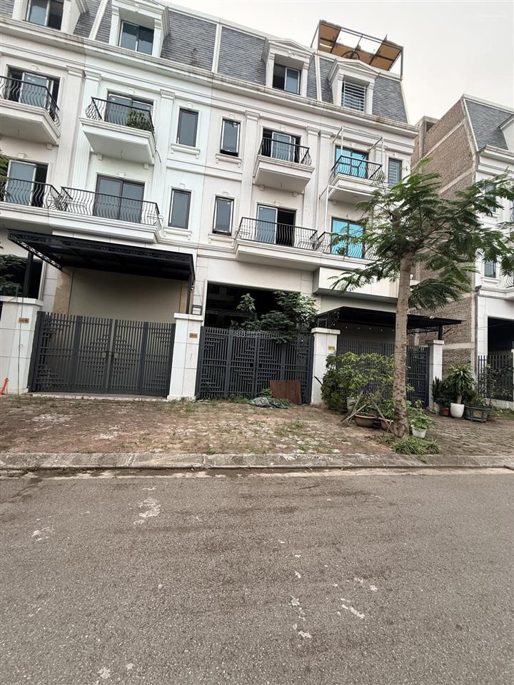 Bán nhà xây sẵn 70m hướng đn đã có sổ đỏ