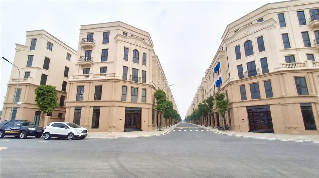 Liền kề mt 13m trước parking zone, đối diện triển lãm expo, vinspeed, vincome tại vin cổ loa