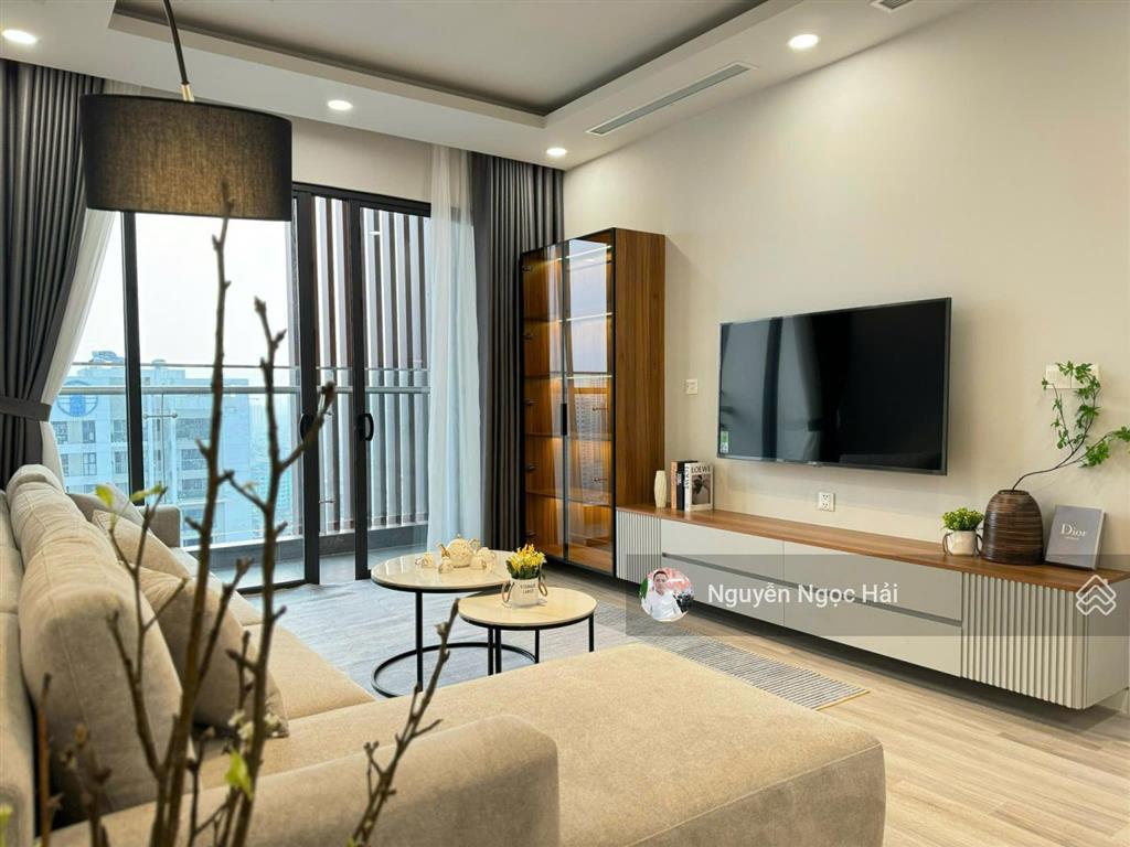 Chính chủ bán căn 98 m2, 3pn + 2wc tầng trung, full nội thất giá 11.5 tỷ tại cc handi resco