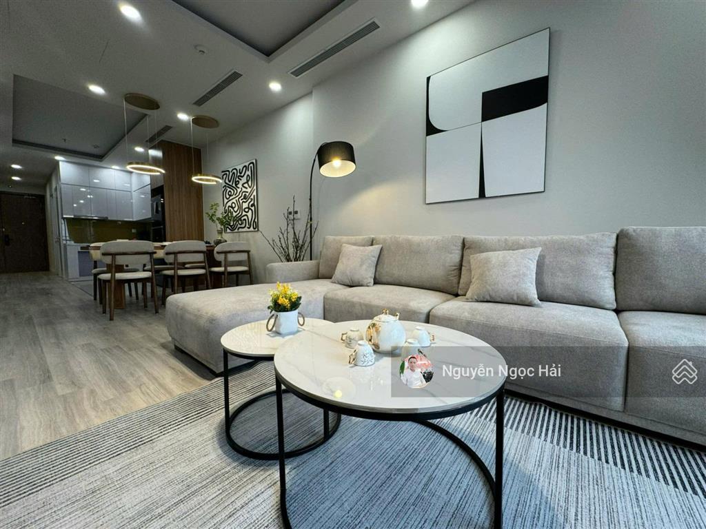 Chính chủ bán căn 98 m2, 3pn + 2wc tầng trung, full nội thất giá 11.5 tỷ tại cc handi resco