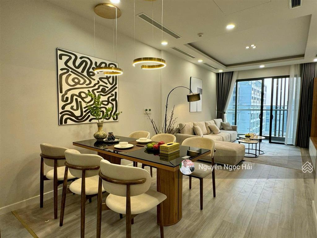 Chính chủ bán căn 98 m2, 3pn + 2wc tầng trung, full nội thất giá 11.5 tỷ tại cc handi resco