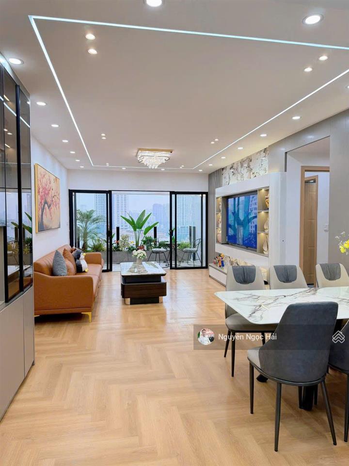 Giá chuẩn!! chính chủ bán căn 85m2 giá 10tỷ 3pn + 2w full nội thất tại cc hà nội center point