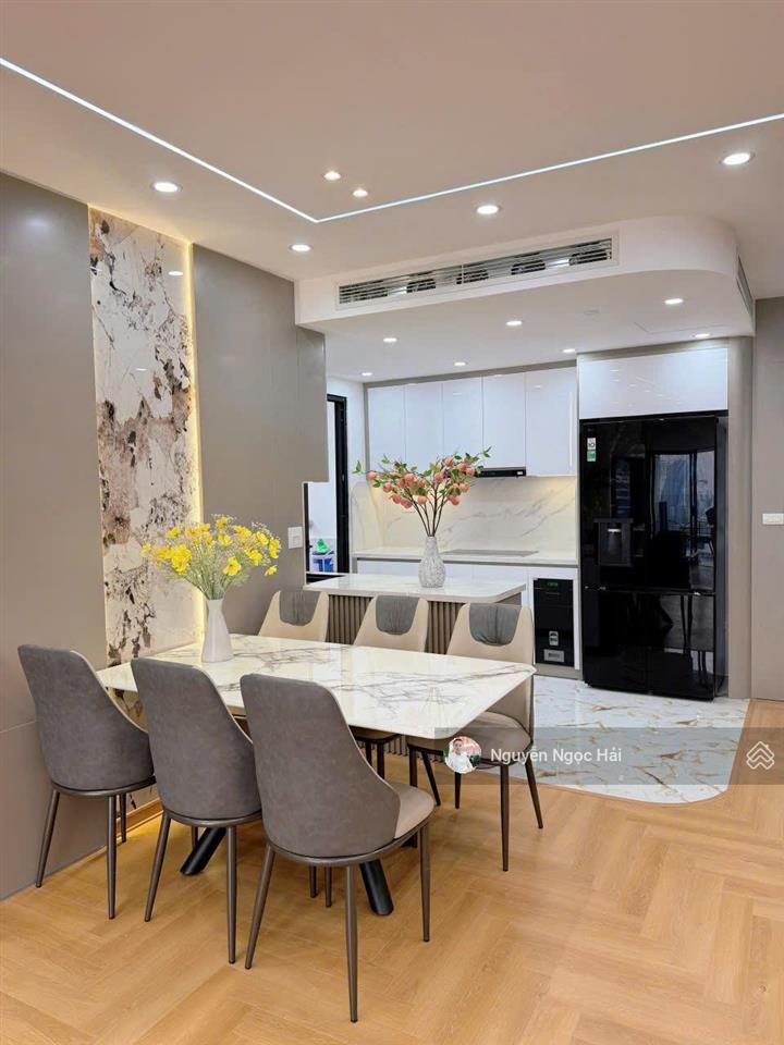 Giá chuẩn!! chính chủ bán căn 85m2 giá 10tỷ 3pn + 2w full nội thất tại cc hà nội center point