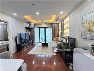 Giá chuẩn  tốt nhất !! chính chủ bán căn 2pn. dt 93m giá 7.9 tỷ full nội thất tại golden land.